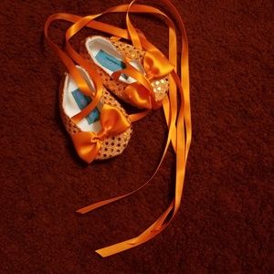 Soft bottom baby shoes